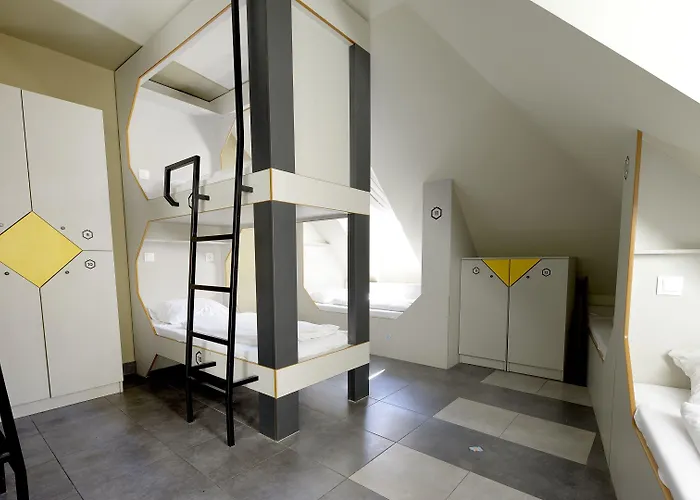 The Hive Party Budapeste