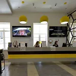 The Hive Party Хостел