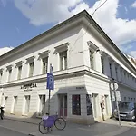 Хостел The Hive Party *