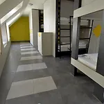 The Hive Party Хостел