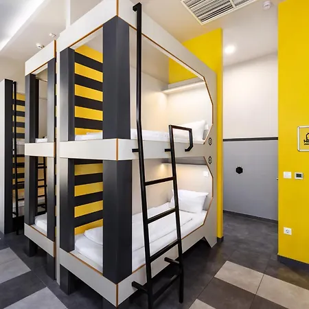 Hostel The Hive Party *