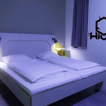 The Hive Party * بودابست