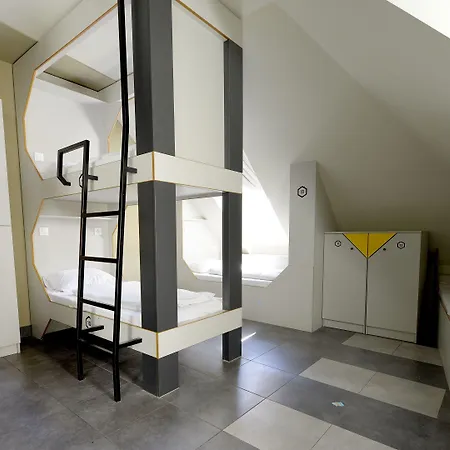 The Hive Party بودابست