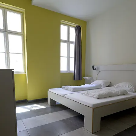 The Hive Party بيت شباب